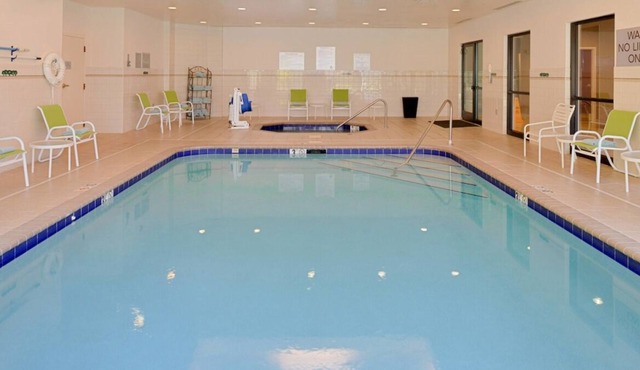 Perfect Location! Onsite Pool, Pet-Friendly, Near Schiele Museum!