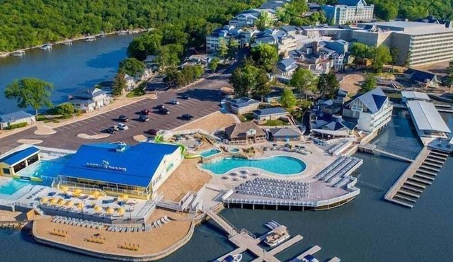 Perfect Resort Retreat Close to Everything