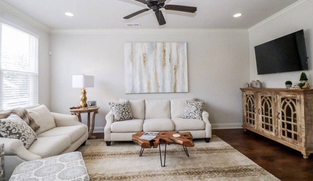 Perfect Weekend Getaway, 3 Bedrooms, 3.5 Baths, Sleeps 8