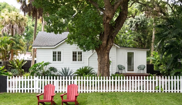 Pet Friendly- Fenced Yard - Walk to Las Olas - 4 miles to the Beach!
