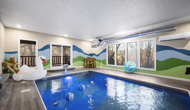 Pet friendly! Private heated pool! Theatre!