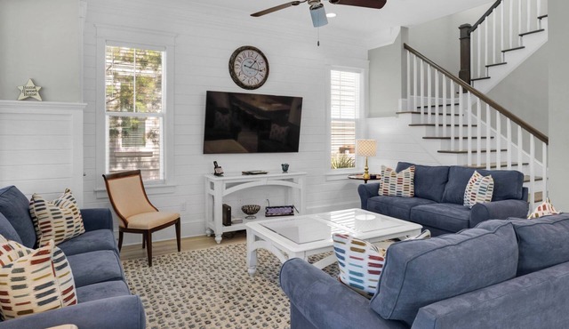 Pet Friendly Prominence Home, Game Room, 4 Bikes, Sleeps 13 + Free Tickets!