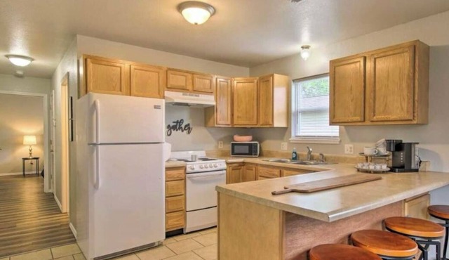 Pet-Friendly West Plains Home Near Downtown!