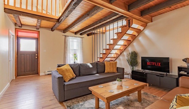 PetFriendly+King Bed+Netflix+GameRoom in Goderich