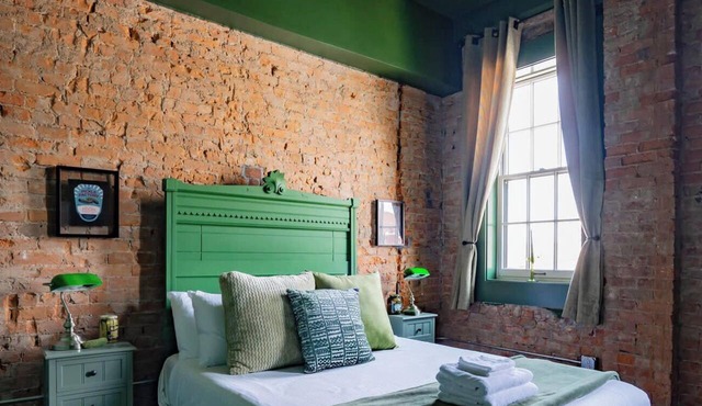 Pickle Factory Hotel—2BR Near Stadiums & Downtown