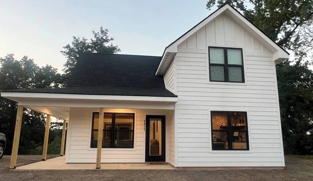 "Pike's Place" New Cabin in Daisy Ark.