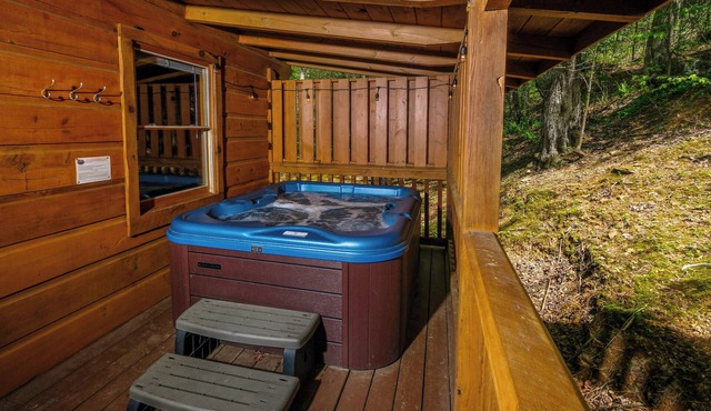 POOL TABLE, HOT TUB, AND JACUZZI TUB in a CONVENIENT location!