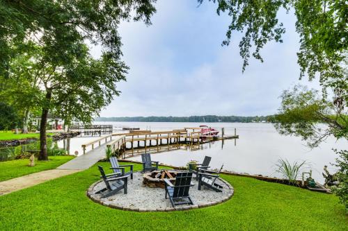 Private Boat Dock: Waterfront Lake Murray Haven