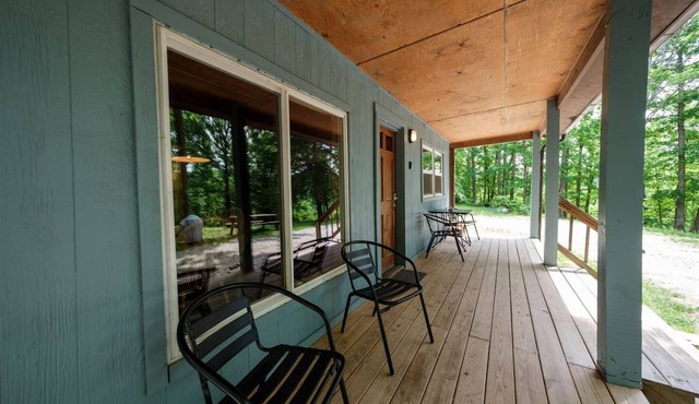 Private Getaway: 3BR w/Hot Tub