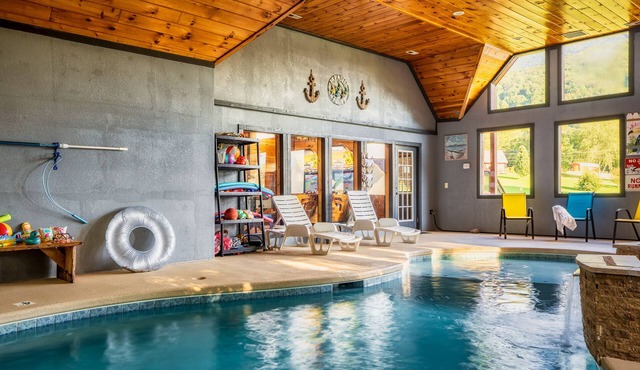Private Heated Indoor Pool, Sleeps 34, Theater, Arcade, Flat Roads, Pets OK