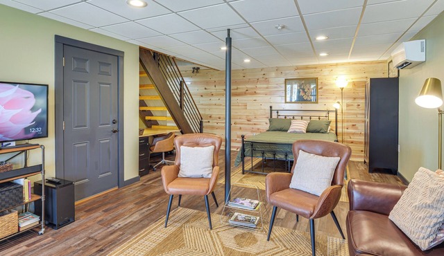 Private Patio! Studio 10 Mi to Dtwn Clarksville