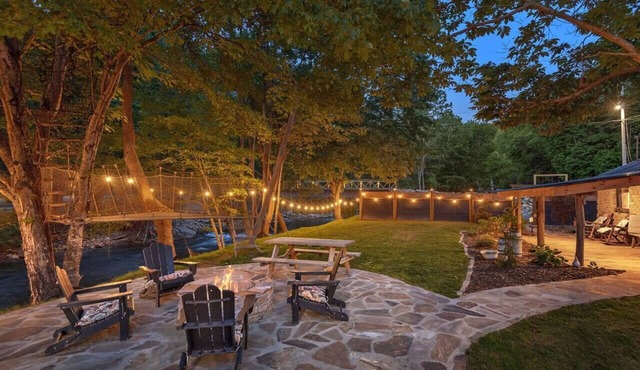 Private River Retreat w/Hot Tub & 3 Cabins