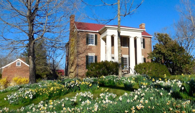Private suite in historic Rockbridge County home, minutes from Lex., W&L & VMI.