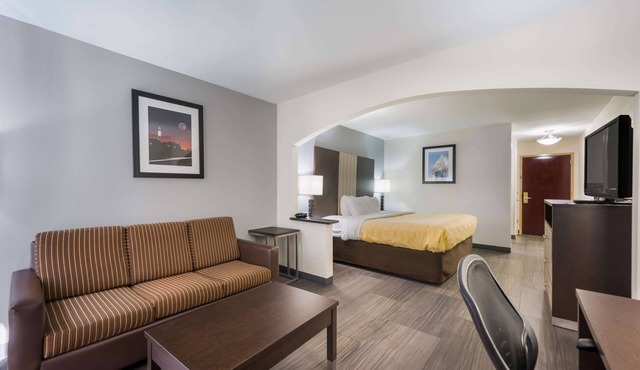 Quality Inn & Suites Huntsville Research Park Area