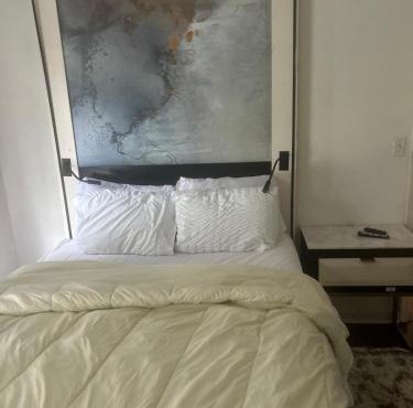 QueenRoom1