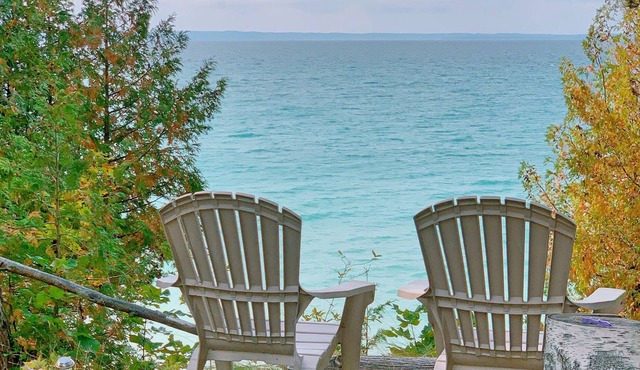 Quiet Lakefront Retreat - Spectacular Sunset Views