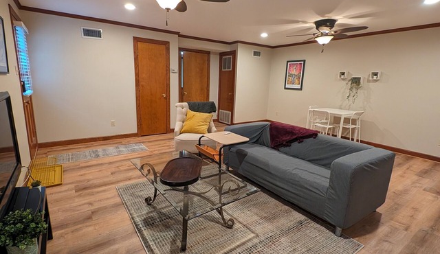 Quiet Military Park MIL Apartment