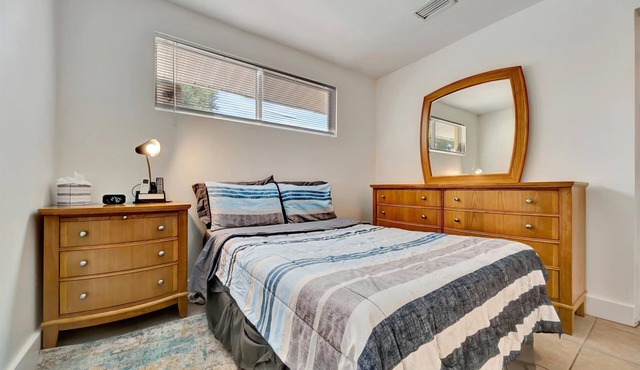 Quiet Studio near Beaches & St Armands Circle