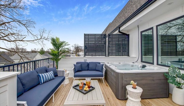 Rare 8BR Nashville Combo | 2 Decks: Hot Tub-Grill