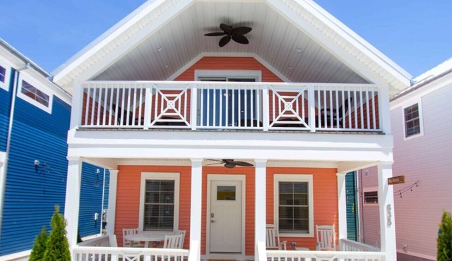 Reel Relaxed: 3 Bed/2 Bath Lakeside Cottage w/Hot Tub & Game Room!
