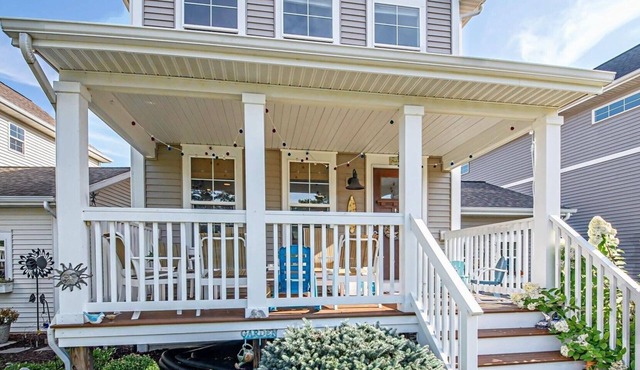 Relax at Beachwood Bliss - Enjoy your Lake Michigan Retreat!