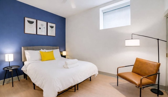 Relaxing unit near Louisville Medical Complex!