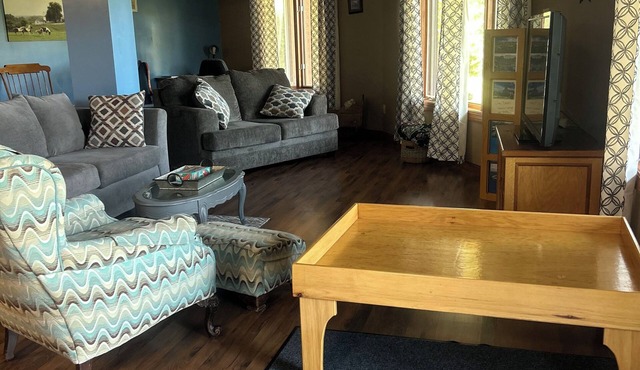 Rent the entire private basement level. Enjoy a peaceful country setting.