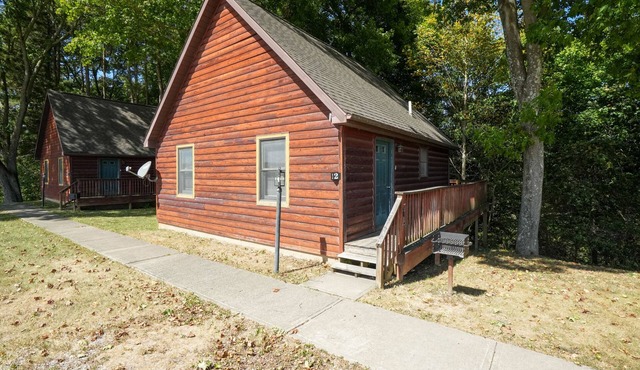 Retreat Cabin #2 | Hocking Hills, Pet Friendly