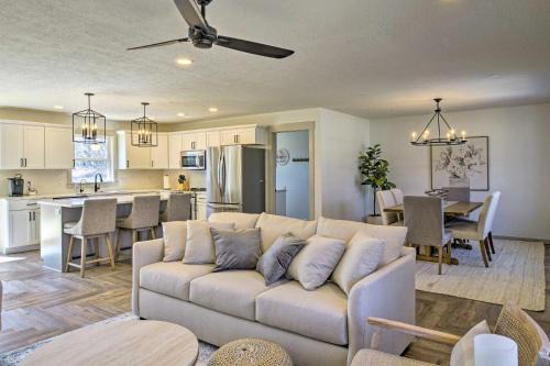 Retreat w/Deck ~ 9 Mi to Downtown Springfield