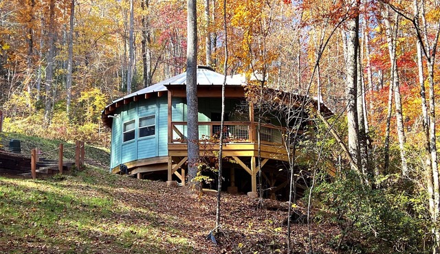 Romantic Luxury Yurt, Hot Tub & Soaking Tub, Firepit Smoky Mountain NP