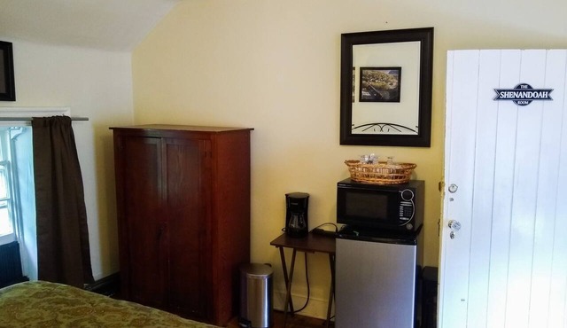 Room In Central Historic Downtown - Shenandoah