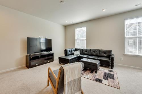Room to Work + Relax! Spacious Unit Near Charlotte
