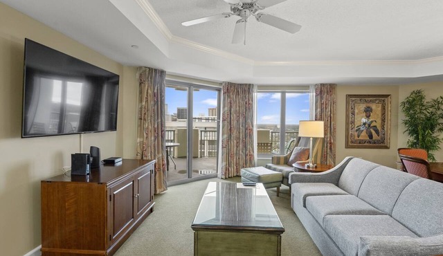 Royale Palms 1604 Elegant Oceanview w/Pool & Beach