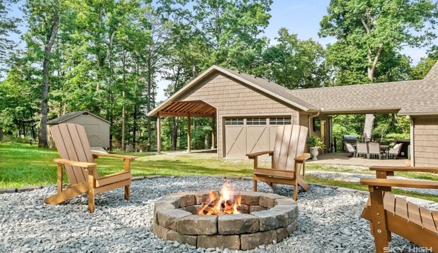 Rustic Luxury | Hot Tub | Beaver Lake
