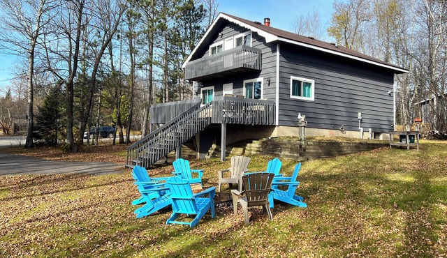 Rustic Meets Modern, Cabin on Lake Vermillion! Inc. 2 Kayaks & 1 Canoe. Sleeps 8
