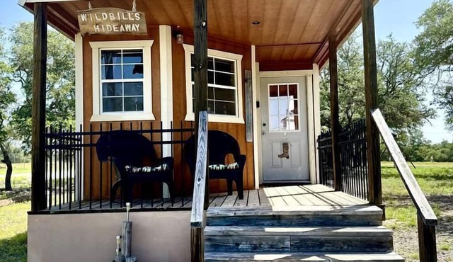 Rustic Ranch Hideaway Cabin with Stargazing & Sunset Views near Kerrville in Mountain Home, Texas