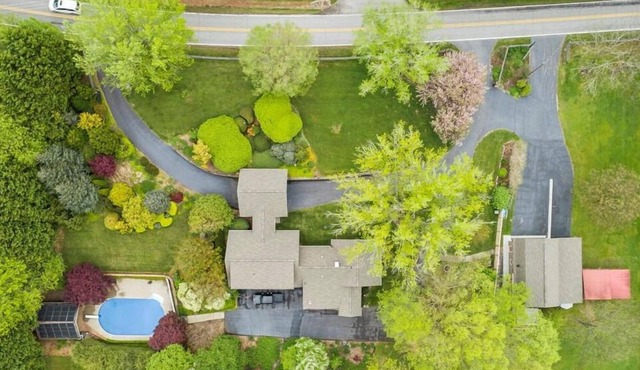Rustic Retreat, Minutes from Asheville w/ Pool