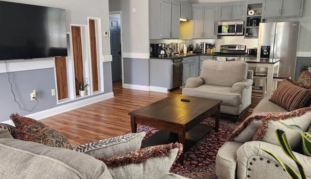 Saba House -Pool, King Bed, Grill, WiFi, Parking