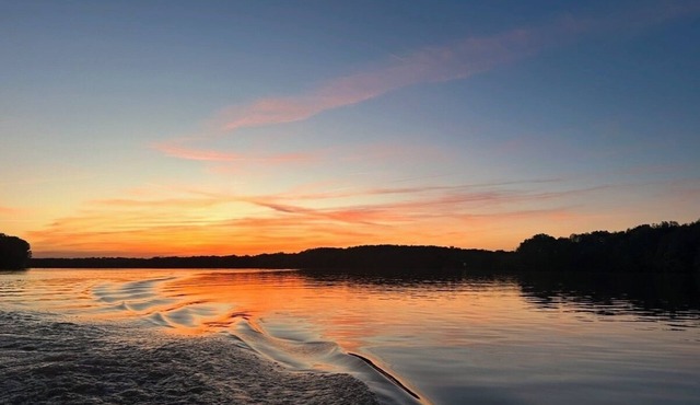 Sail Away into a beautiful vacation home with lots of amenities and charm.