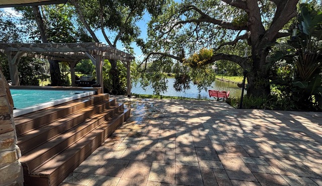 Sarasota Pool Home Near UTC & Beaches + Hot Tub + Lakefront Patio