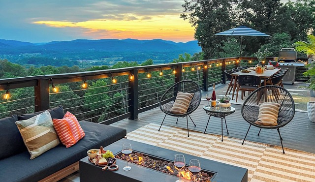 Sauna, Theater, Game Room, Hot Tub, VIEWS!