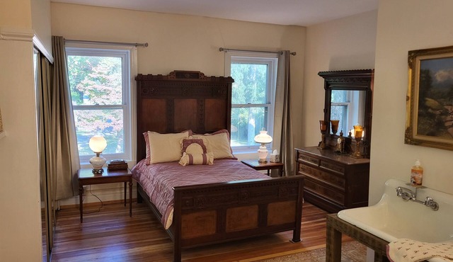 Scientist's Suite in the Manor House!
