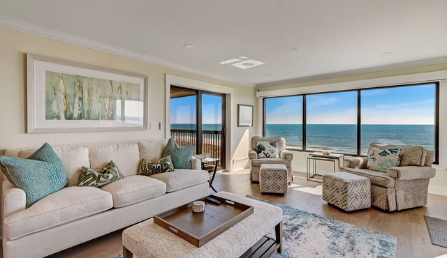 Seaside Elegance: Oceanfront Sunrise Splendor