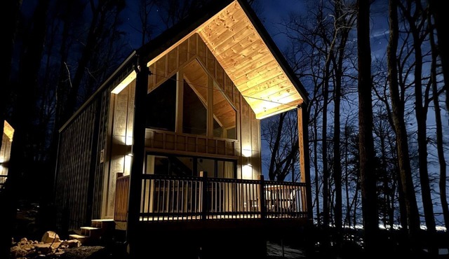 Secluded Cottage Nestle in the Woods in Sevierville, Tennessee