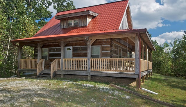 Secluded Log Cabin | Hot Tub, Fireplace & Near Nashville 2BR, 1.5BA