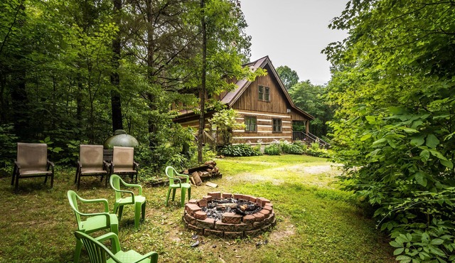 Secluded Log Cabin on 5 Acres | Hot Tub, Pool Table & Near Park