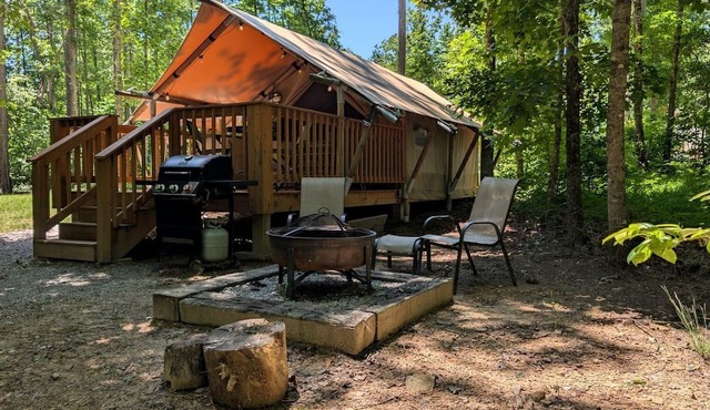 Secluded Off-Grid Glamping Tent with Private Bathhouse Near The Caverns & Waterfalls – Coalmont, Tennessee
