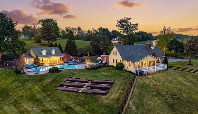 Shalom at Shenandoah | Pool, Sauna & Views