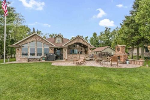 Shawano Lake Retreat