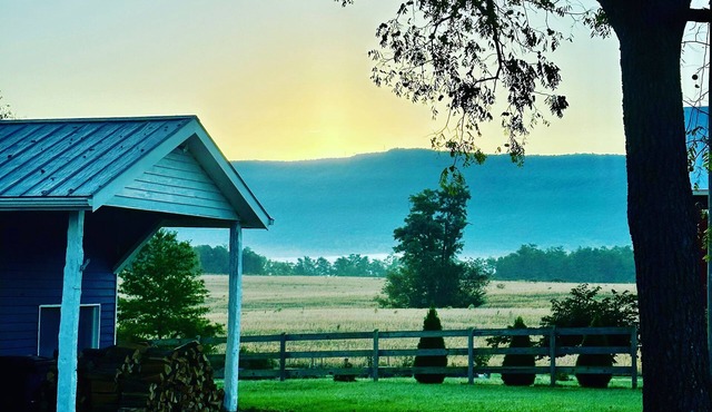 Shenandoah Valley Farmhouse · Hot Tub · Near JMU & Resorts · Sleeps 8 · 4BR